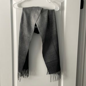 Mens scarf. Never worn.